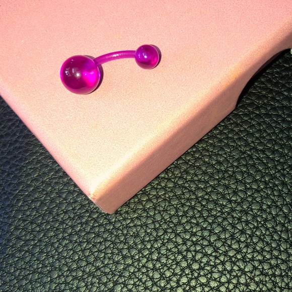 ⭐️3/$15 New! Flexible purple navel belly ring 14 gauge - Picture 9 of 9